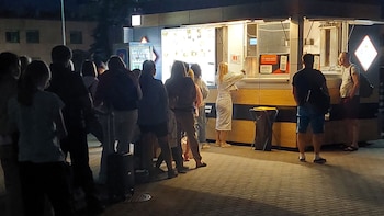 Cola de gente en Chelm,