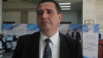 El presidente Bernardo Arévalo nombró a Gabriel Estuardo García Luna como nuevo fiscal general de Guatemala para el periodo 2026-2030. (Cortesía: Redes sociales)