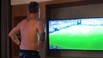 Video viral: las reacciones de un ex compañero de Scaloni y Messi en la Selección durante el épico triunfo ante Inglaterra