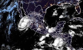 tormenta-tropical-ciclon-huracan-olaf-Mexico-Jalisco-Baja-California-Sur