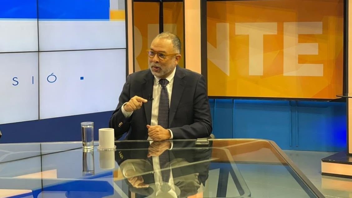 Médico salvadoreño, Sidney Somoza, médico oftalmólogo especialista en Glaucoma. (Foto cortesía Frente a Frente)