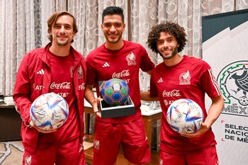 Raúl Jiménez celebra su gol