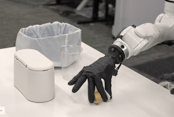 robot - cerebro robótico- Genesis AI - 19 de mayo