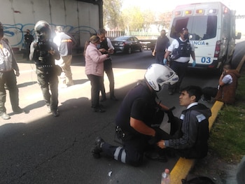 Algunos pasajeros lograron salir por