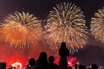 Nueva York albergará el espectáculo de fuegos artificiales del 4 de julio de Macy’s el 4 de julio de 2026, en coincidencia con los 250 años de la independencia de Estados Unidos. (REUTERS/Eduardo Munoz)