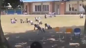 Video: niños del municipio de Timba, Cauca, fueron evacuados gateando en medio de combates entre el Ejército y las disidencias