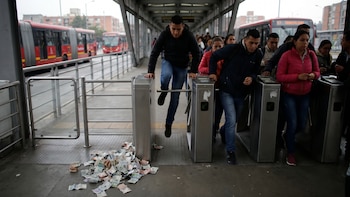 Bogotá perdió más de $265.000 millones por los colados en Transmilenio, resaltan poca intervención de la administración Galán