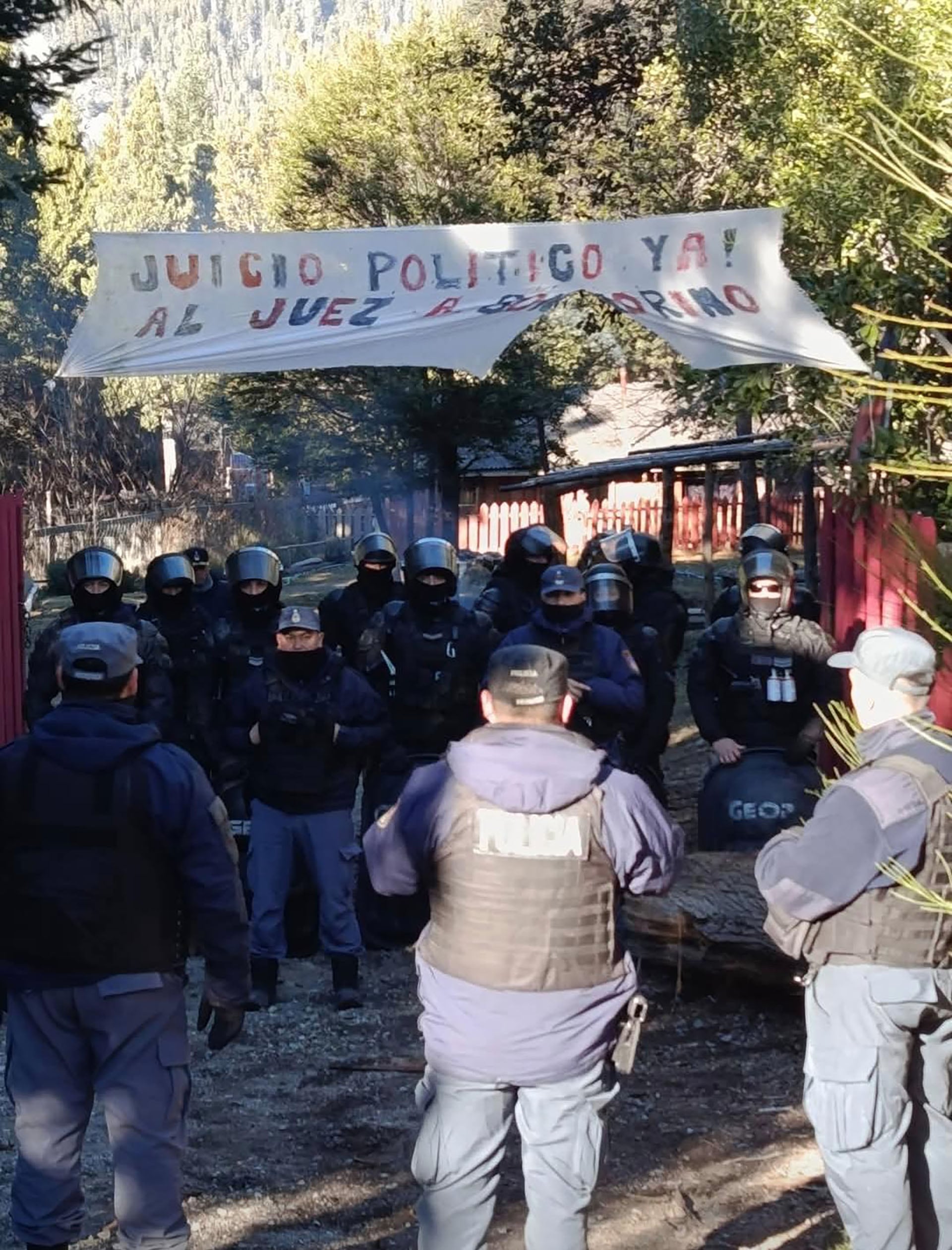 Las comunidades reivindican el territorio como ancestral y sostienen que sus familias tenían presencia allí desde 1928