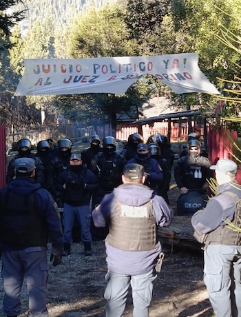 Desalojo de mapuches en Villa La Angostura