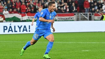 Raspadori anotó su cuarto gol