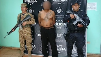 El procesado Serafín F. registró una deportación previa desde Estados Unidos en 2010 y enfrentará cargos por agrupaciones terroristas. (Cortesía: Policía Nacional Civil)