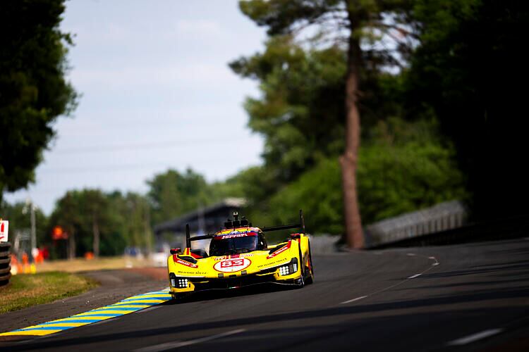 Robert Kubica en acción sobre su Ferrari en las pruebas previas a las 24 Horas de Le Mans (Photo Fabrizio Boldoni / DPPI)