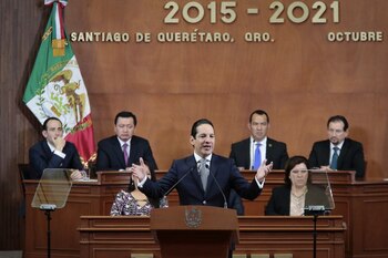 El gobernador resultó infectado entre