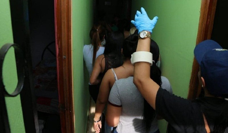 Varias mujeres fueron rescatadas durante un operativo judicial en el que fue desarticulada una red de trata de personas con fines de explotación sexual. (Europa Press)