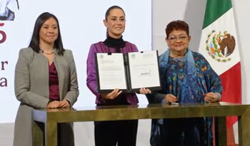 Firma del decreto de reforma