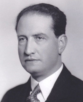 El entonces cónsul general de