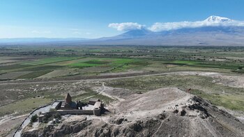Un grupo de arqueólogos de