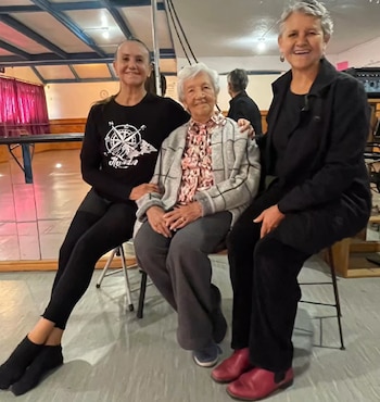 Evelyn Cordero deslumbra a los 100 años con su pasión inquebrantable por el ballet en Chile