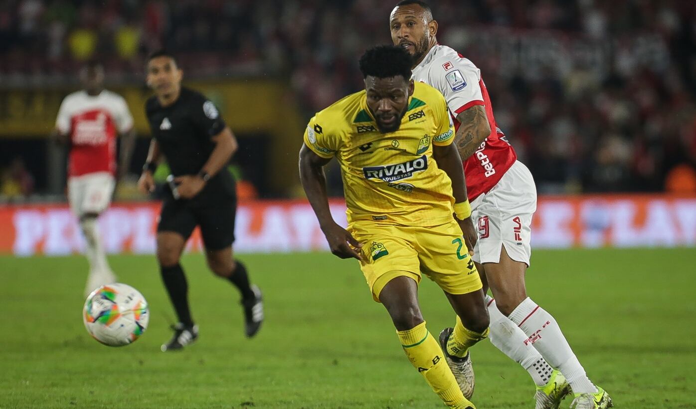 Bucaramanga y Santa Fe terminan la primera jornada del grupo A de los cuadrangulares en la Liga BetPlay, en el estadio Américo Montanini - crédito Colprensa