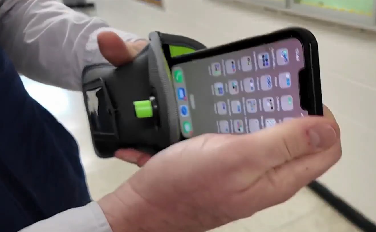 Los distritos de Nueva Jersey deben definir sistemas de almacenamiento para dispositivos y contemplar excepciones por necesidades médicas, IEP o emergencias (NBC 4)