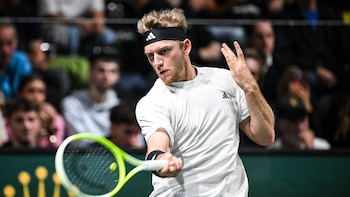 Davidovich y Munar avanzan a