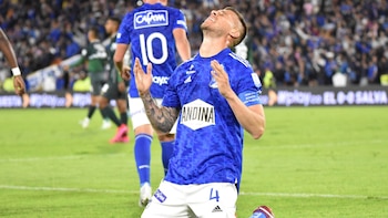 Juan Pablo Vargas salió lesionado