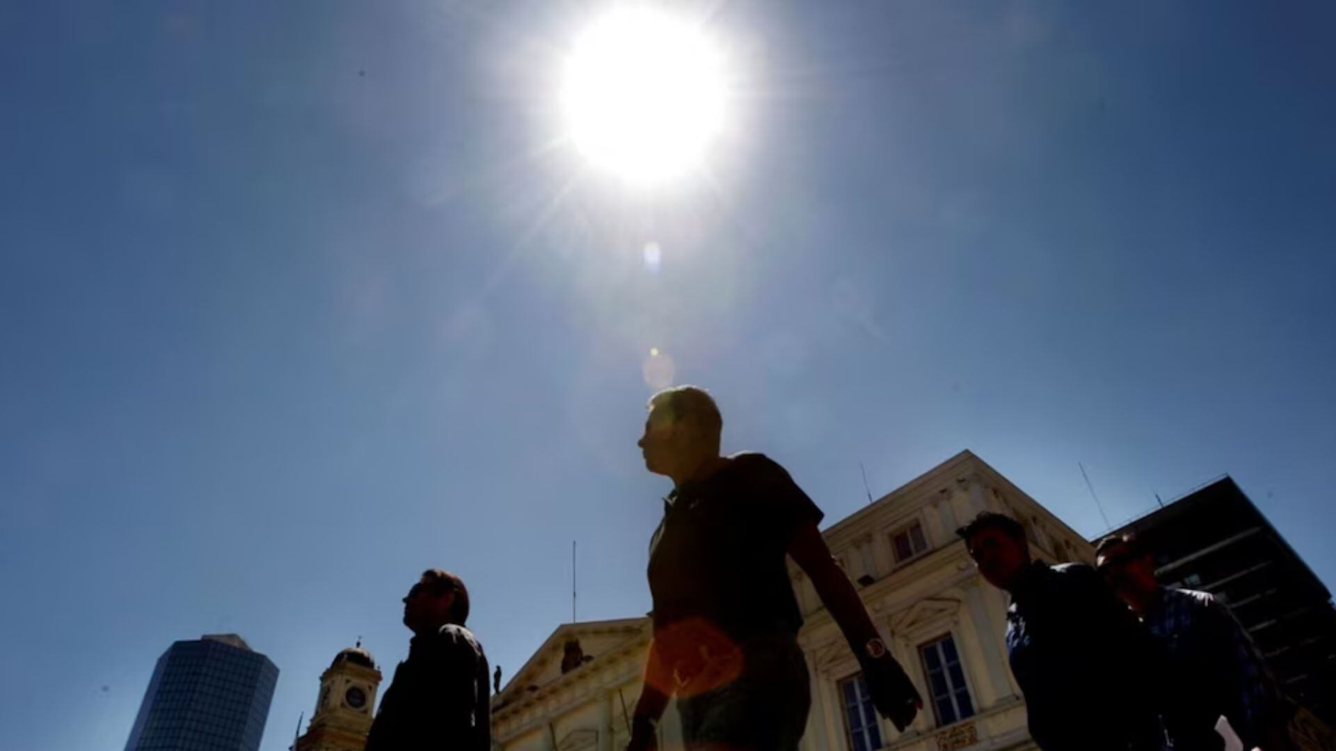 A diferencia de un mediodía solar regular, el