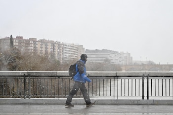 El continente europeo experimenta un salto abrupto del frío intenso al calor récord, mientras que diversas regiones de Estados Unidos afrontan tormentas invernales