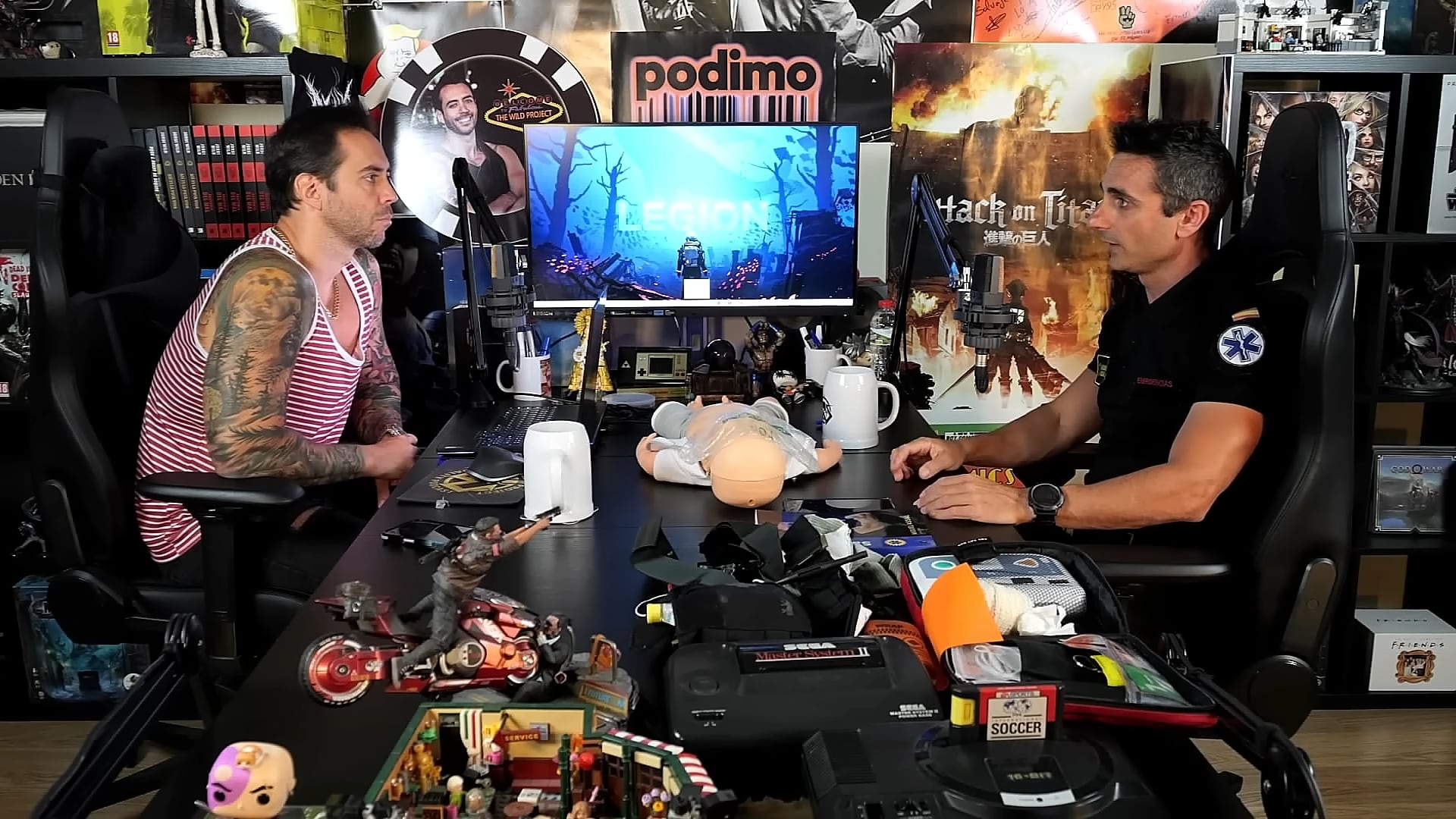 El ‘tiktoker’ Miguel Assal en el podcast The Wild Project junto a Jordi Wild. (YouTube/The Wild Proyect)