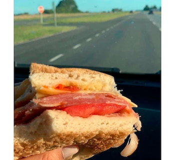 Hay 23 especialidades de sándwiches.