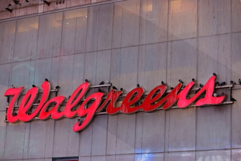 Walgreens afrontó el mayor acuerdo al pagar más de USD 1,6 millones a más de 570 trabajadores de Brooklyn por incumplir la Ley de Semana Laboral Justa (REUTERS/Andrew Kelly).