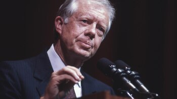 El expresidente Jimmy Carter vota