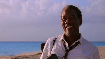 La interpretación de Morgan Freeman como Red aportó una humanidad única al personaje (foto: Captura de pantalla/IMDb)