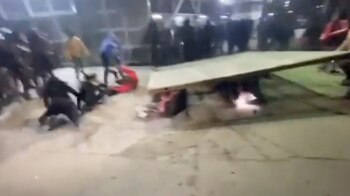 La reja lesionó a cuatro