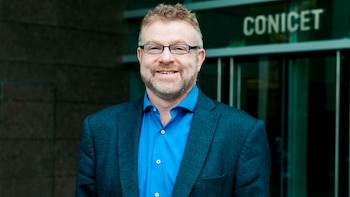 El doctor Gabriel Rabinovich investiga