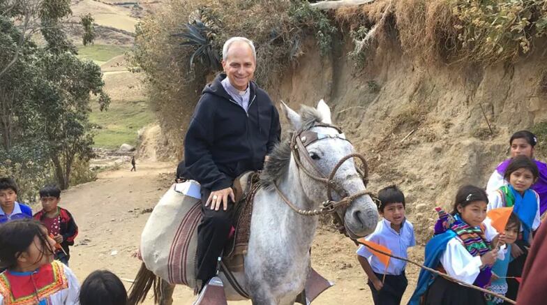 El trabajo pastoral en zonas rurales peruanas moldeó su visión sobre el papel social de la Iglesia (AFP)