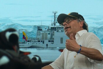 El presidente Gustavo Petro habría cancelado visita al buque Simón Bolívar en la Antártida
