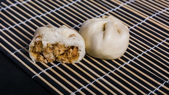 Receta de baozi, los panecillos chinos al vapor rellenos de carne de cerdo que puedes preparar en casa