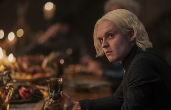 Tom Glynn-Carney en La casa