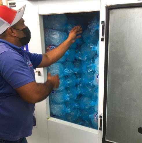 Antecedentes del expediente apuntaban a posibles acuerdos para fijar el valor de la bolsa de hielo pequeña y repartir clientes o zonas de venta. (Tomado de Instagram)
