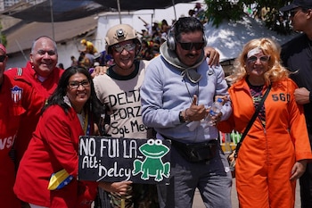 Estos personajes desfilaron en medio