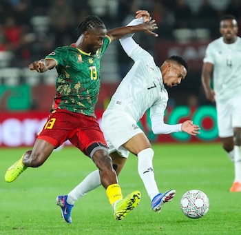 Camerún venció 2-1 a Sudáfrica