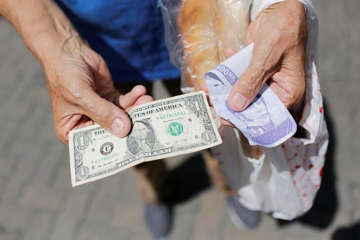 La crisis económica venezolana, marcada por inflación, falta de crédito y caída del poder adquisitivo, profundiza el deterioro del sector agrícola nacional. (REUTERS/ARCHIVO)