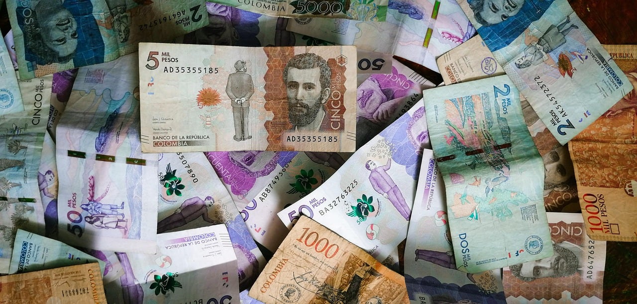 El debate sobre el salario mínimo de $3.000.000 en Colombia marca la agenda política y económica de fin de año - crédito Infobae