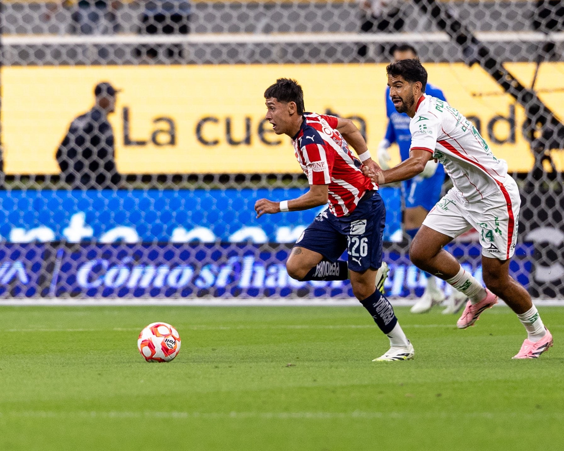 Chivas buscará avanzar a la siguiente ronda sin sus seleccionados. (X @Chivas)