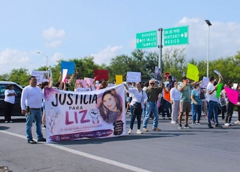 El caso generó inconformidad entre familiares de la joven Lizbeth Castro, quienes se manifestaron públicamente para exigir justicia. Foto: Especial
