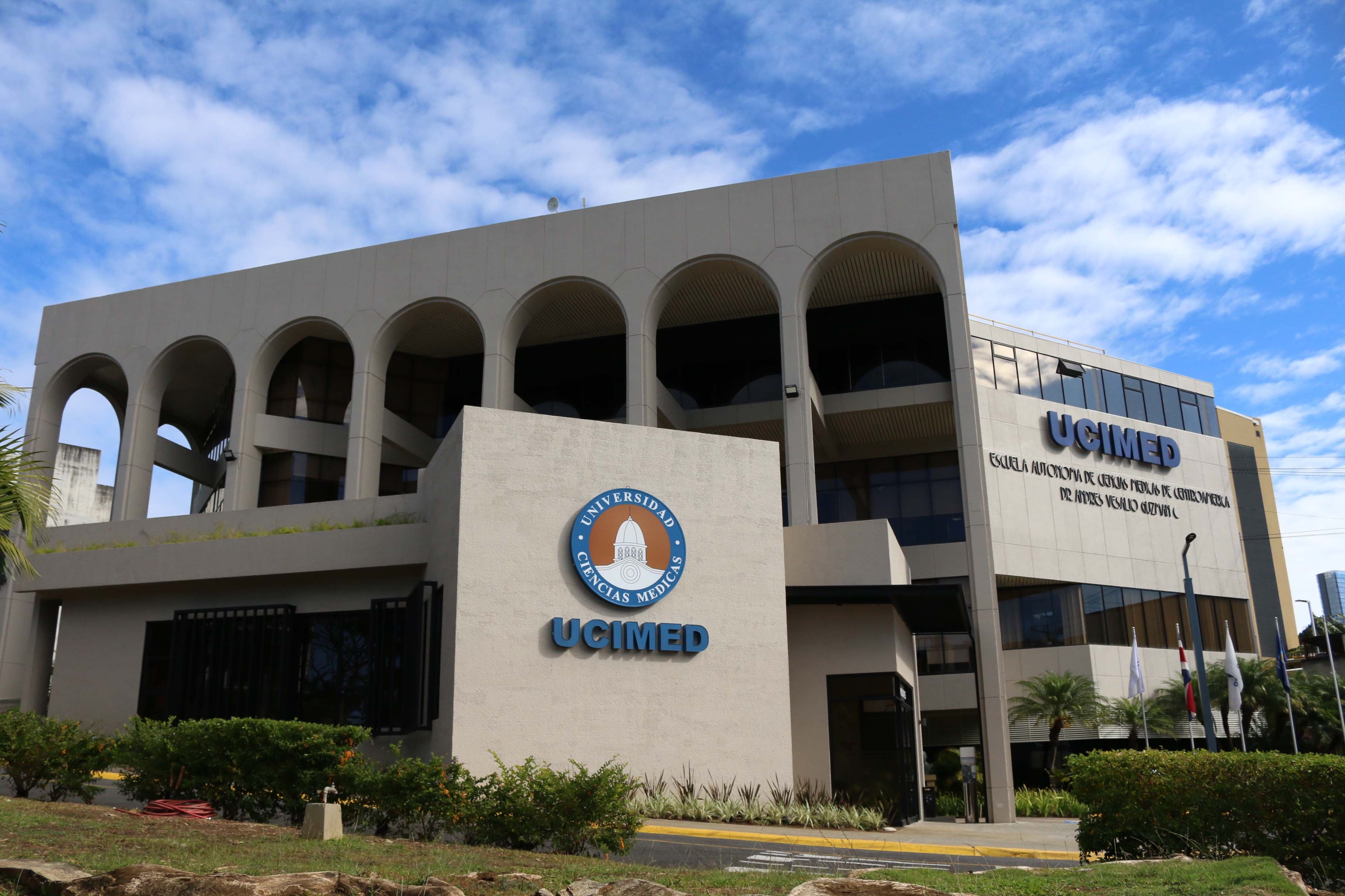 La Universidad de Ciencias Médicas (UCIMED) encabezó los resultados del examen con un 61.1% de aprobación, seguida por la Universidad Autónoma de Centroamérica, con un 54.3%.
