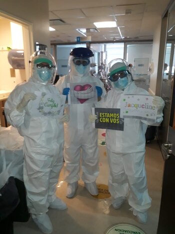 Junto a sus compañeros de