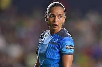 Tatiana Guzmán, la estratega nicaragüense cuyas decisiones desde la sala VOR marcaron un antes y un después en el Mundial 2026.(Cortesía FIFA).