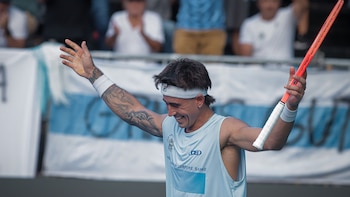 Francisco Comesaña festejando la igauldad